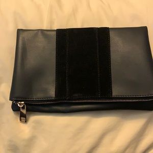 Black clutch
